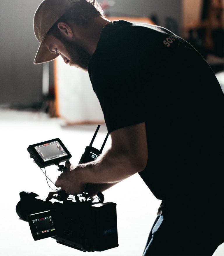 Elke film vertelt een ander verhaal. Hoe herken je de technieken die filmmakers gebruiken? Lees het interview met Lucas Westerbeek.